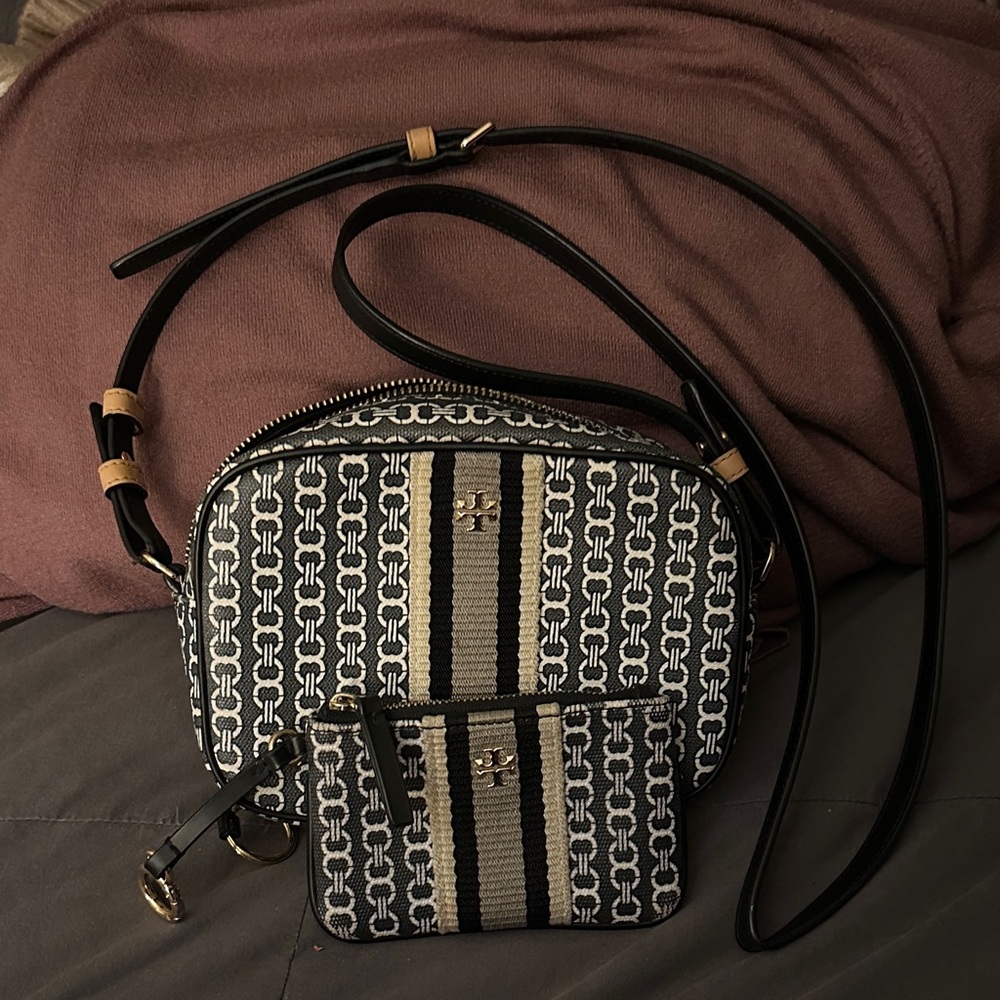 Tory Butch Black & Cream Crossbody Bag w/matching card holder. Sold together.